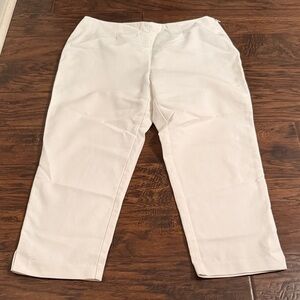 Chicos So Slimming Crop White Pant